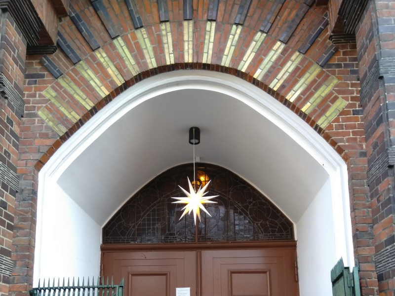 Kirchentür (Portal) von St. Christophorus Berlin Neukölln